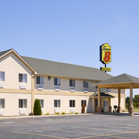 Super 8 By Wyndham Huntington Hotel Exterior photo